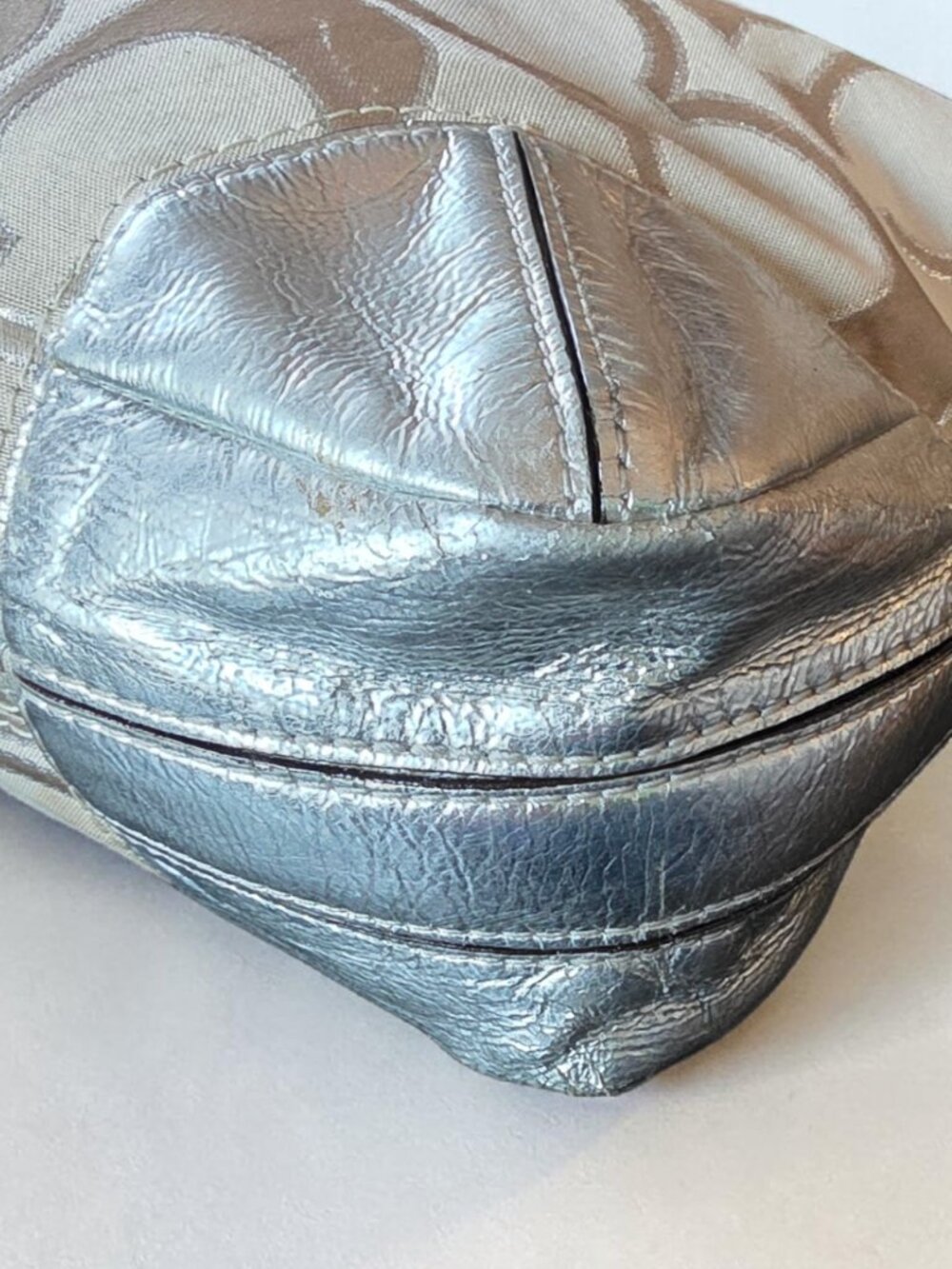EUC COACH 19758M CLASSIC SIGNATURE C Canvas and Silver Leather - Picture 9 of 16